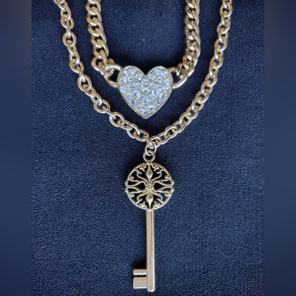 Gold Heart and Key Layered Pendant Necklace - Picture 9 of 12